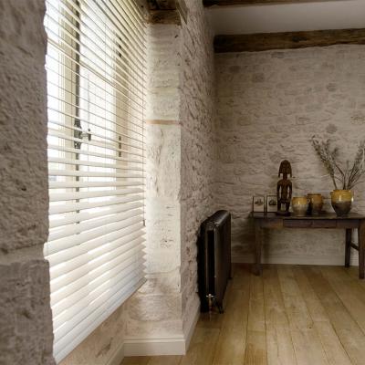 Tende veneziane e a rullo: installazione super-semplice grazie al sistema "No Fori" 